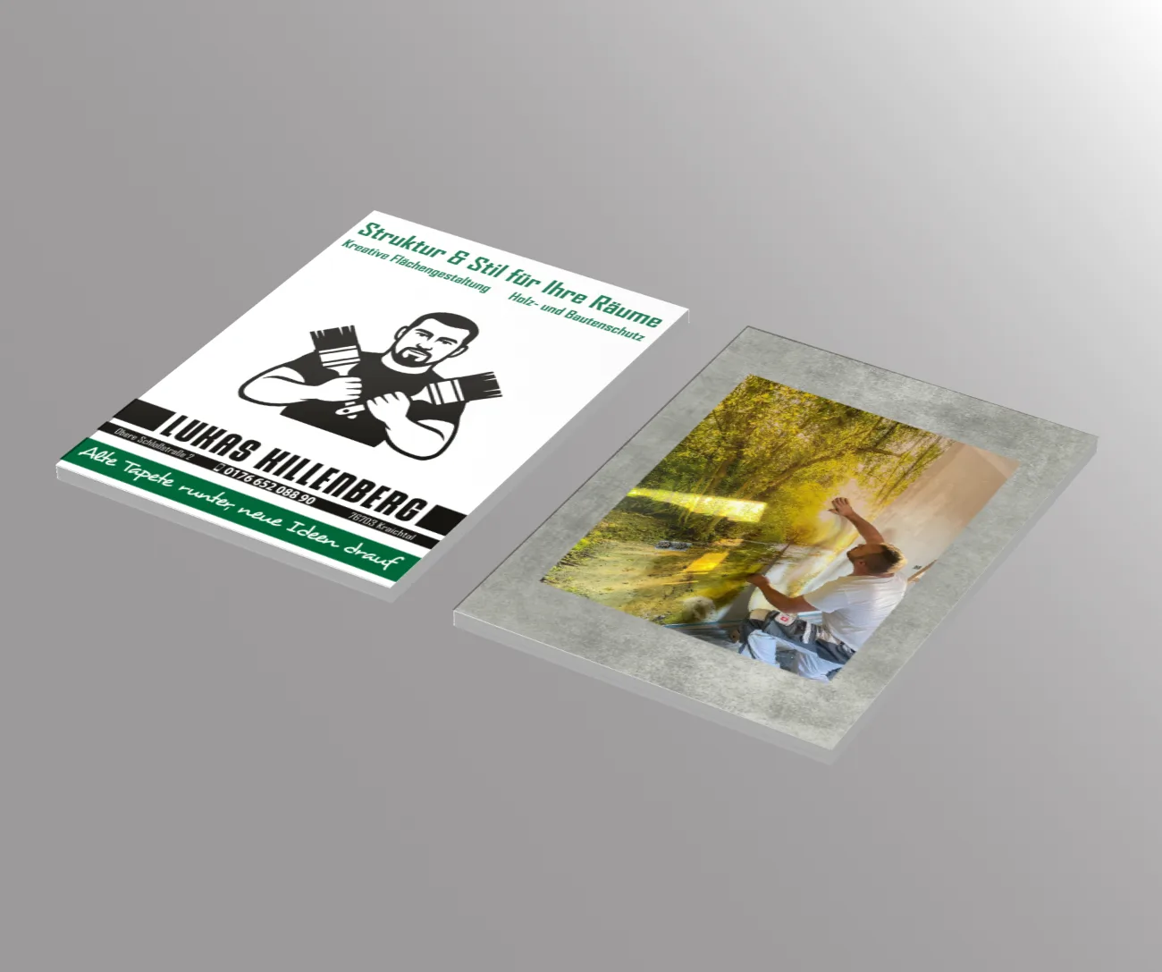 Flyer mit grünem Schriftzug Lukas Killenberg und einem Foto auf der Rückseite